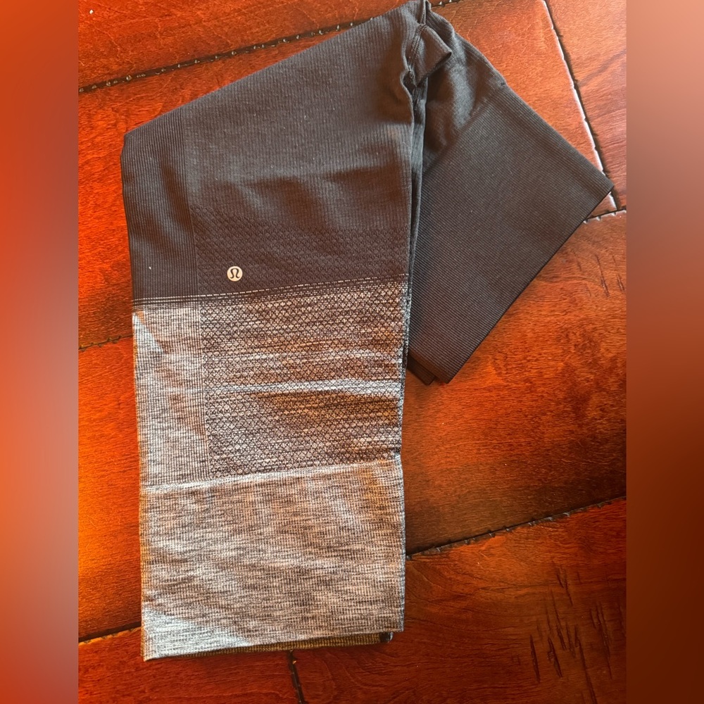 Lululemon seamlessly street crop tight leggings capri size 10